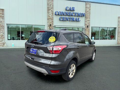 Used 2018 Ford Escape SE w/ Ford Safe & Smart Package AWD/4WD image 4