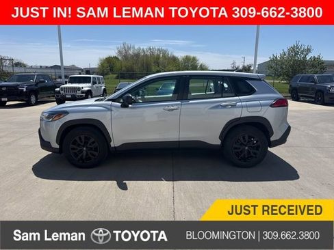 Used 2023 Toyota Corolla Cross L FWD image 1