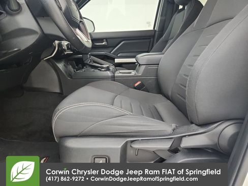 Used 2024 Toyota Tacoma TRD Off-Road image 20