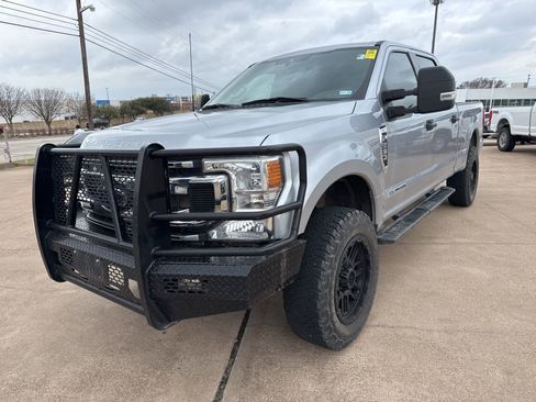 Used 2022 Ford F250 XLT w/ XLT Value Package image 3