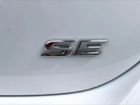Used 2024 Toyota Camry SE FWD image 10