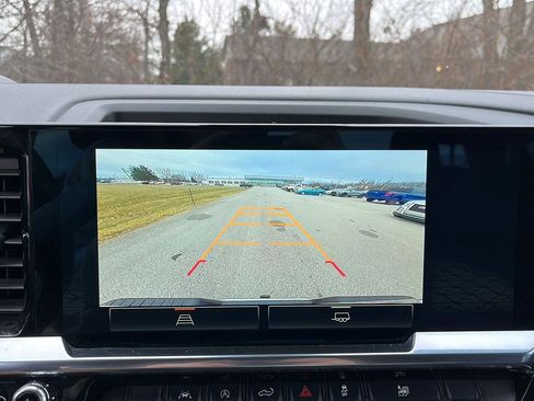 Used 2024 GMC Sierra 1500 SLT image 19
