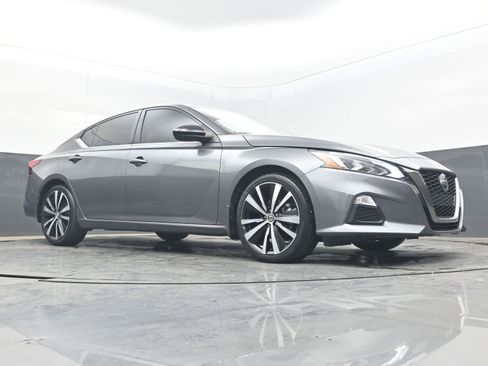 Used 2022 Nissan Altima 2.5 SR image 21