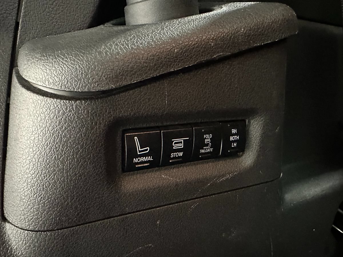Used 2018 Ford Flex Limited w/ Equipment Group 301A AWD/4WD image 8