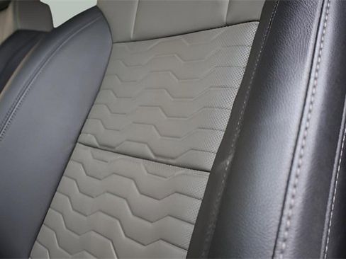 Used 2024 Chevrolet Silverado 1500 ZR2 image 17