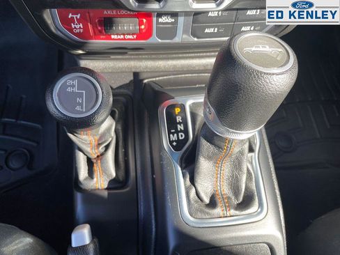 Used 2021 Jeep Gladiator Mojave w/ Cold Weather Group image 14