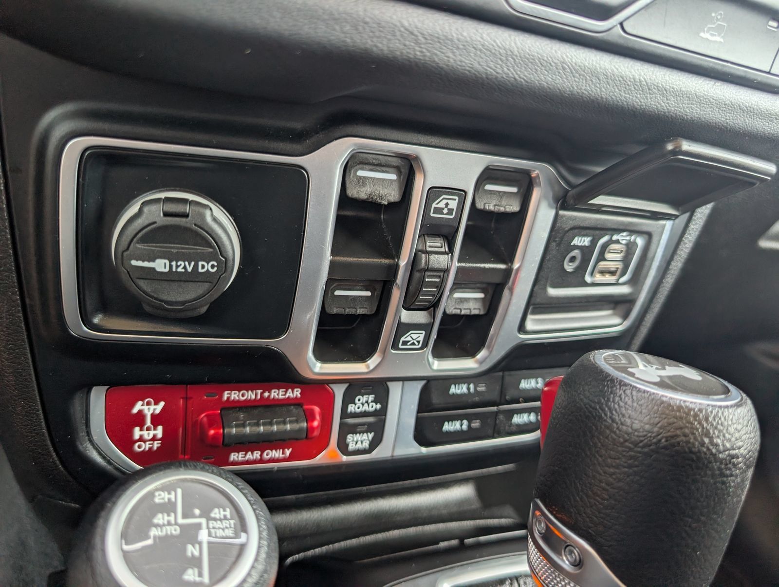 Used 2024 Jeep Wrangler Unlimited Rubicon 4xe AWD/4WD image 22