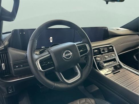 Certified 2025 Nissan Armada Platinum AWD/4WD image 10