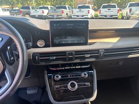 Used 2022 Lincoln Corsair Reserve w/ Elements Package image 11