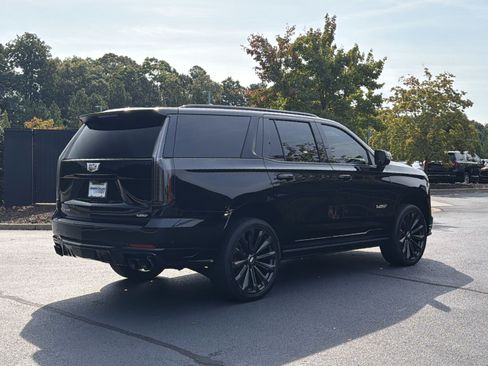 Used 2025 Cadillac Escalade V AWD/4WD image 3