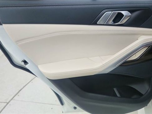 Used 2023 BMW X6 xDrive40i w/ Executive Package image 33