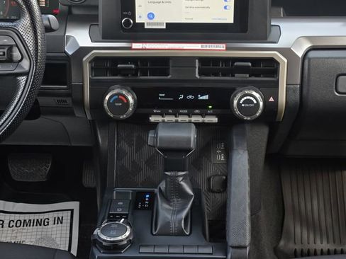 Certified 2025 Toyota Tacoma SR5 AWD/4WD image 19