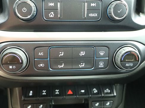 Used 2022 Chevrolet Colorado ZR2 AWD/4WD image 46