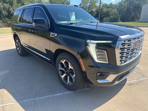 Used 2025 GMC Yukon Denali w/ Denali Reserve Package image 7