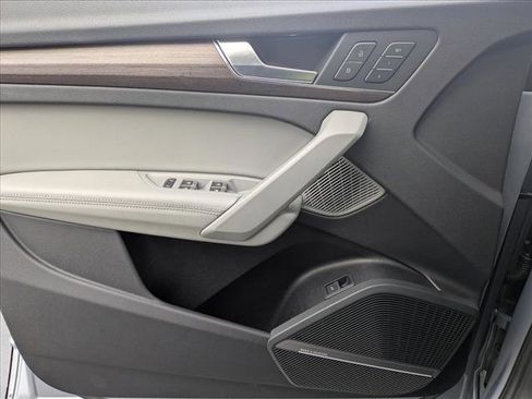 Used 2021 Audi Q5 Premium Plus w/ Premium Plus Package image 8