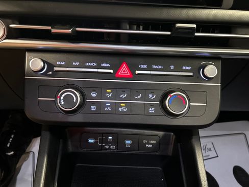 Used 2025 Hyundai Tucson SE AWD/4WD image 17