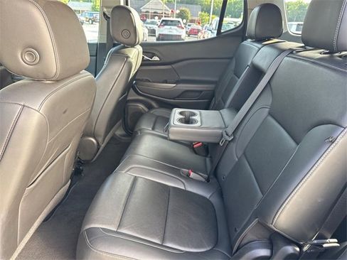 Used 2023 GMC Acadia SLT image 13