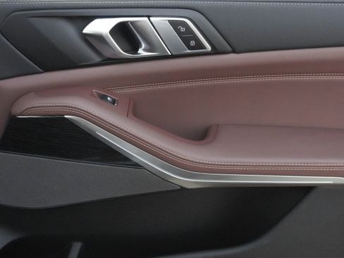 Used 2026 BMW X5 xDrive50e w/ M Sport Package image 34