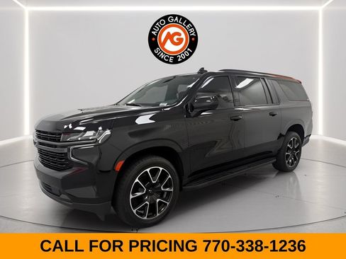 Used 2021 Chevrolet Suburban RST w/ Rear Media and Nav Package AWD/4WD image 4