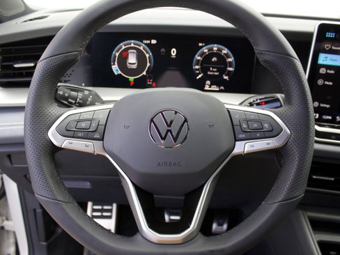 New 2026 Volkswagen Tiguan SE R-Line AWD/4WD image 15