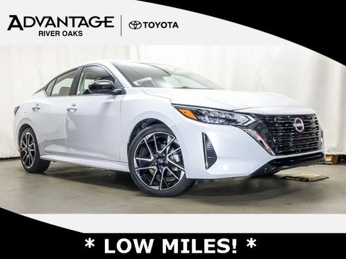 Used 2025 Nissan Sentra SR image 1