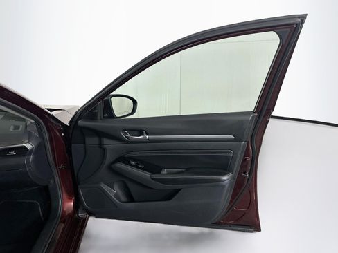 Used 2023 Nissan Altima 2.5 SL FWD image 32