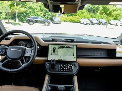 New 2026 Land Rover Defender 110 X-Dynamic SE AWD/4WD image 17