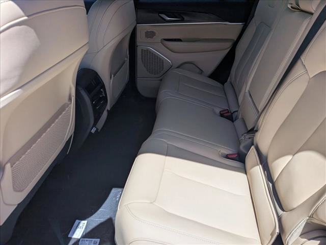 New 2026 Jeep Grand Cherokee Limited AWD/4WD image 16
