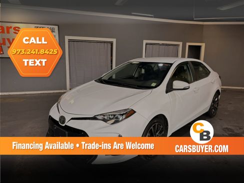 Used 2018 Toyota Corolla SE FWD image 1