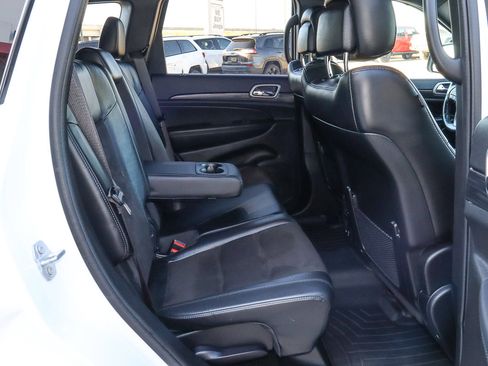 Used 2021 Jeep Grand Cherokee Laredo X image 24