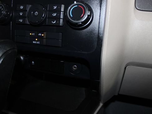 Used 2008 Ford Escape XLS FWD image 16
