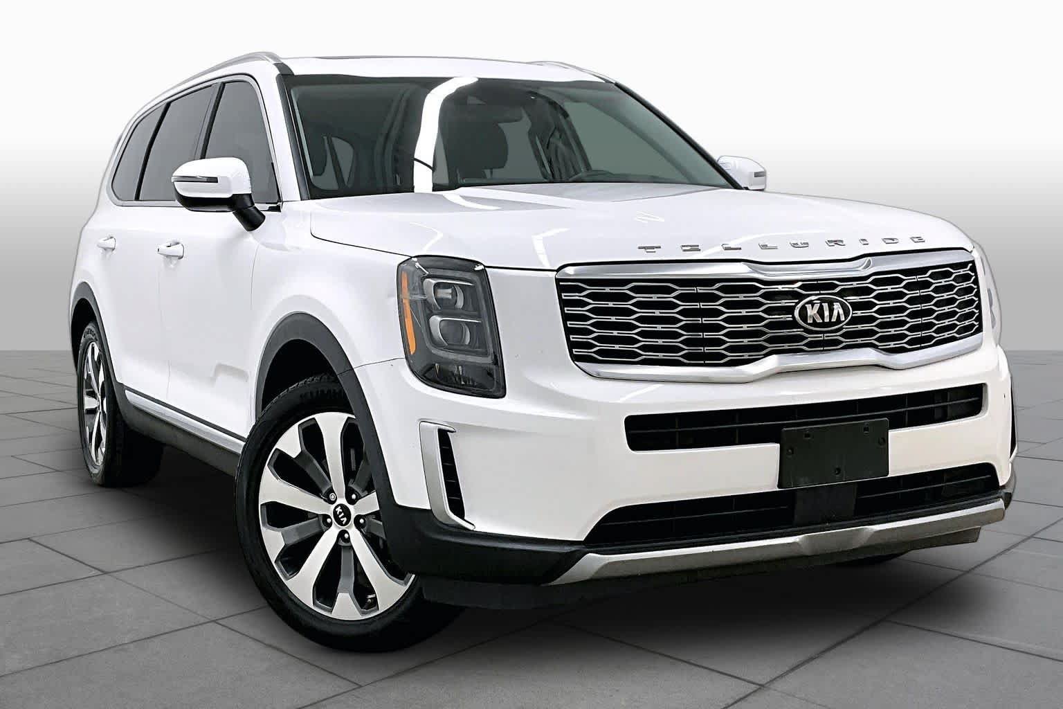 Used 2021 Kia Telluride EX w/ EX Premium Package FWD image 3