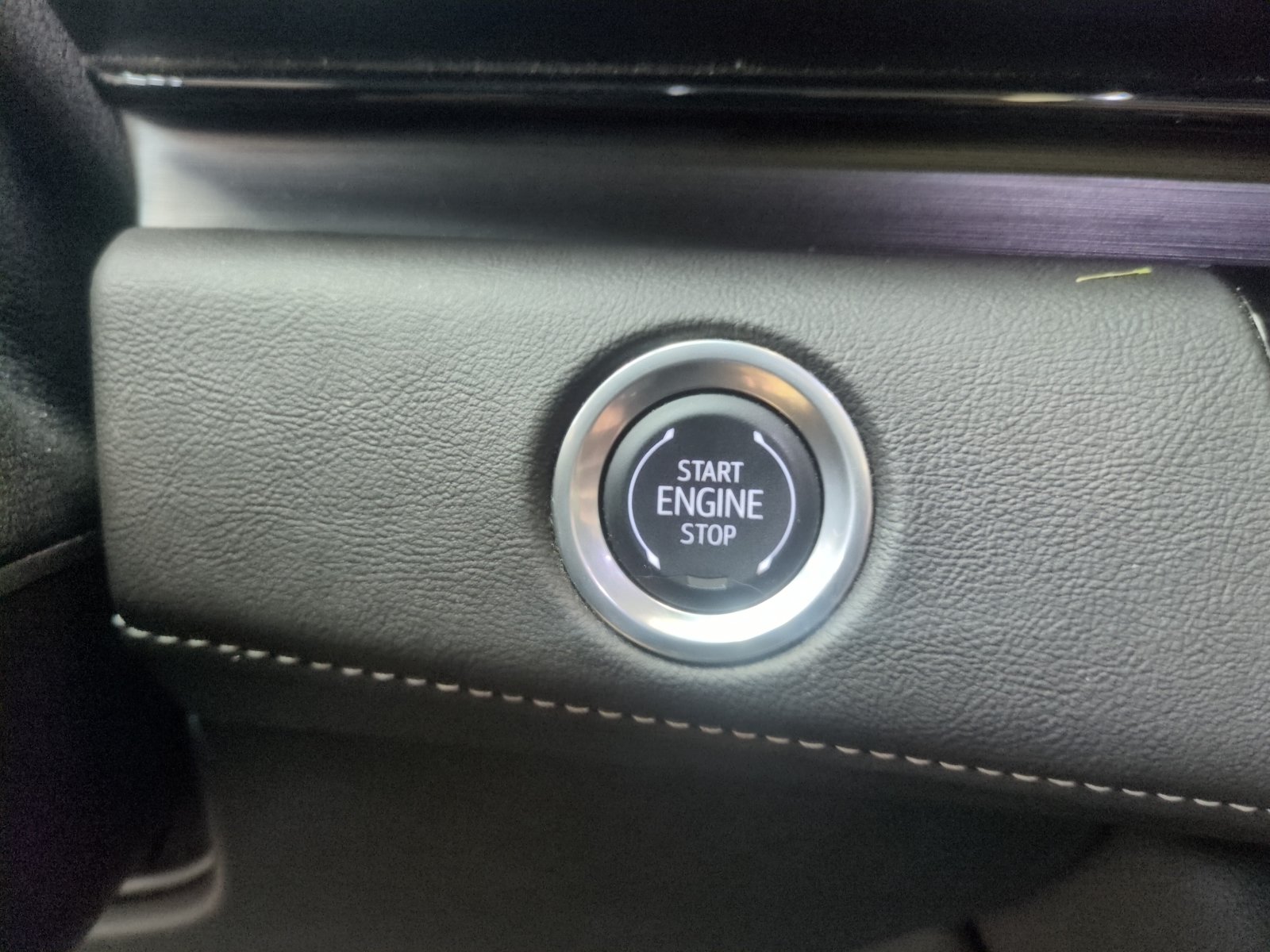 Used 2024 Cadillac Escalade ESV Premium Luxury w/ Performance Package AWD/4WD image 14