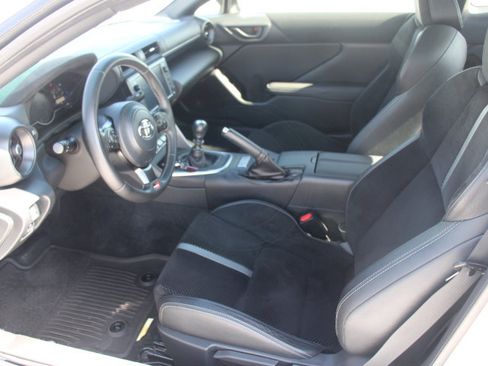 Used 2024 Toyota GR86 Premium RWD image 11