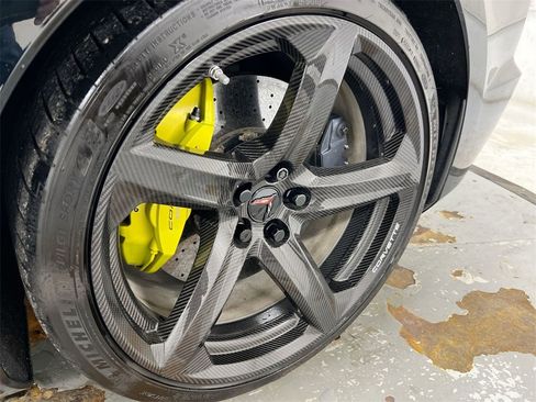 Used 2024 Chevrolet Corvette Z06 w/ Z07 Performance Package image 35