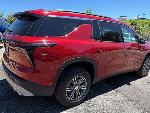 New 2026 Chevrolet Traverse LT w/ Driver Confidence Package AWD/4WD image 5