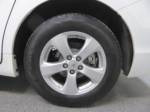 Used 2017 Toyota Sienna L image 30