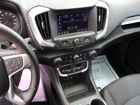 Used 2022 GMC Terrain SLE w/ Driver Convenience Package FWD image 24