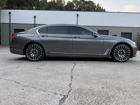 Used 2016 BMW 750i xDrive image 8