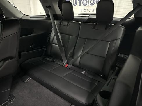 Used 2024 Ford Explorer XLT w/ Equipment Group 202A AWD/4WD image 24
