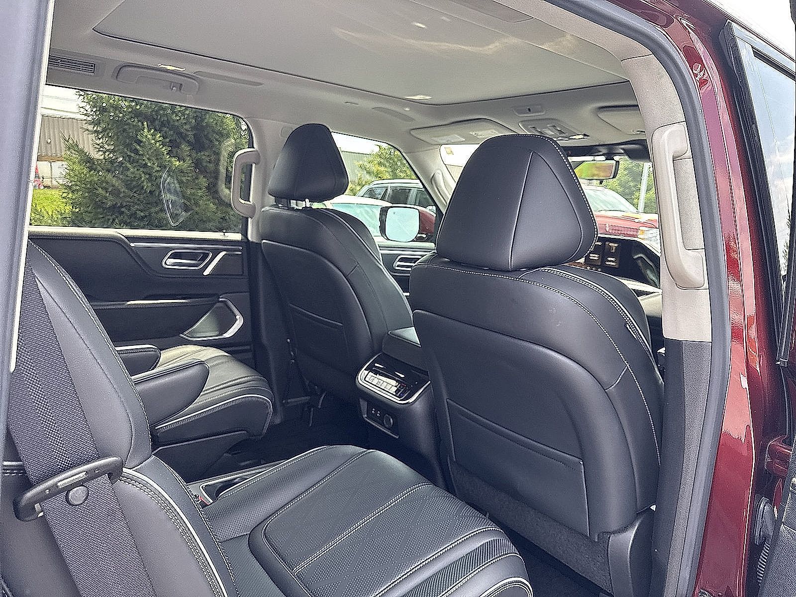Certified 2025 INFINITI QX80 Sensory w/ Exterior Package AWD/4WD image 23