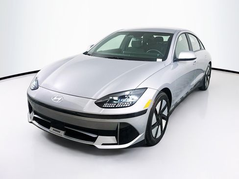 Used 2024 Hyundai Ioniq 6 SE RWD image 3
