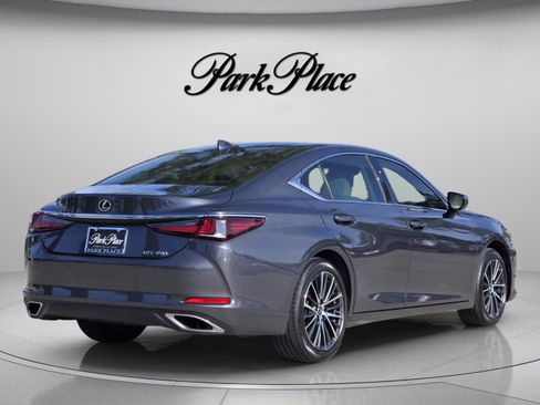 Used 2024 Lexus ES 350 w/ Premium Package FWD image 5