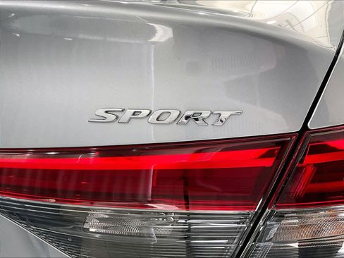 Used 2023 Honda Civic Sport image 27