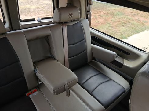Used 2021 Chevrolet Express 2500 w/ Enhanced Convenience Package RWD image 94