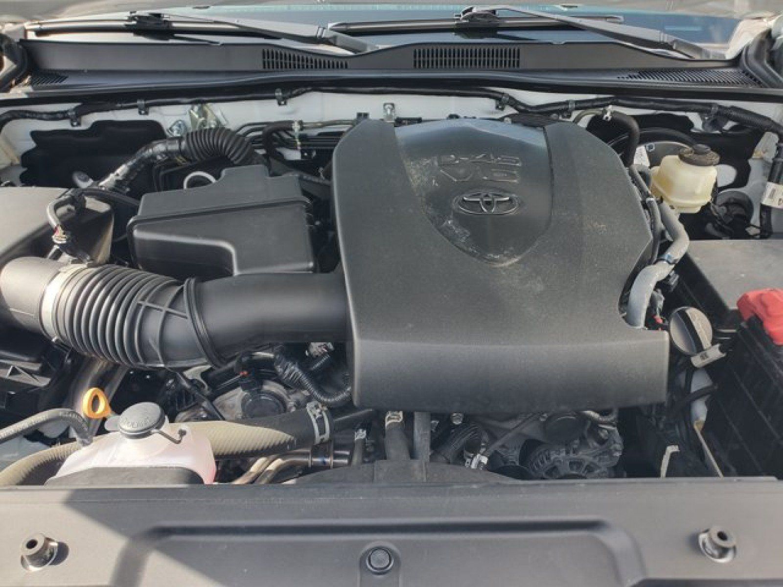 Used 2022 Toyota Tacoma SR5 w/ Technology Package RWD image 34