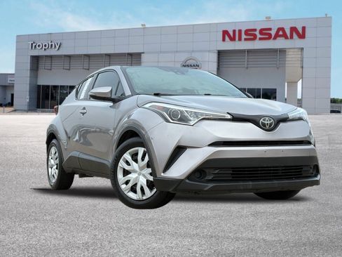 Used 2019 Toyota C-HR XLE image 1