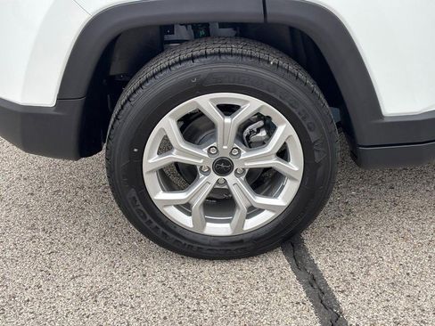 New 2026 Jeep Compass Latitude image 5