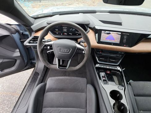 Used 2023 Audi e-tron GT Premium Plus image 6