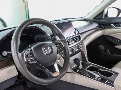 Used 2018 Honda Accord EX image 23